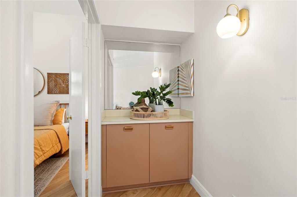 На продажу: $389,900 (2 спален, 2 ванн, 1145 Квадратных фут)