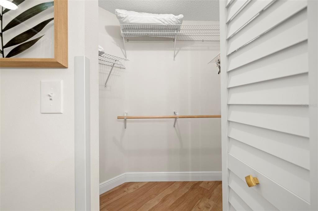 На продажу: $389,900 (2 спален, 2 ванн, 1145 Квадратных фут)