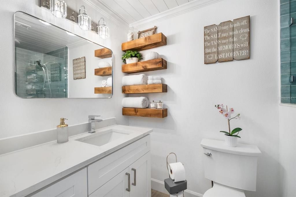 Activo con contrato: $999,900 (4 camas, 3 baños, 2872 Pies cuadrados)