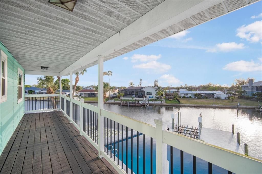 Activo con contrato: $999,900 (4 camas, 3 baños, 2872 Pies cuadrados)