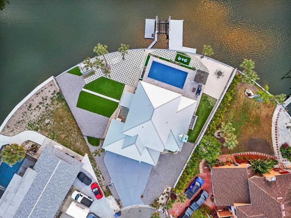 Activo con contrato: $999,900 (4 camas, 3 baños, 2872 Pies cuadrados)