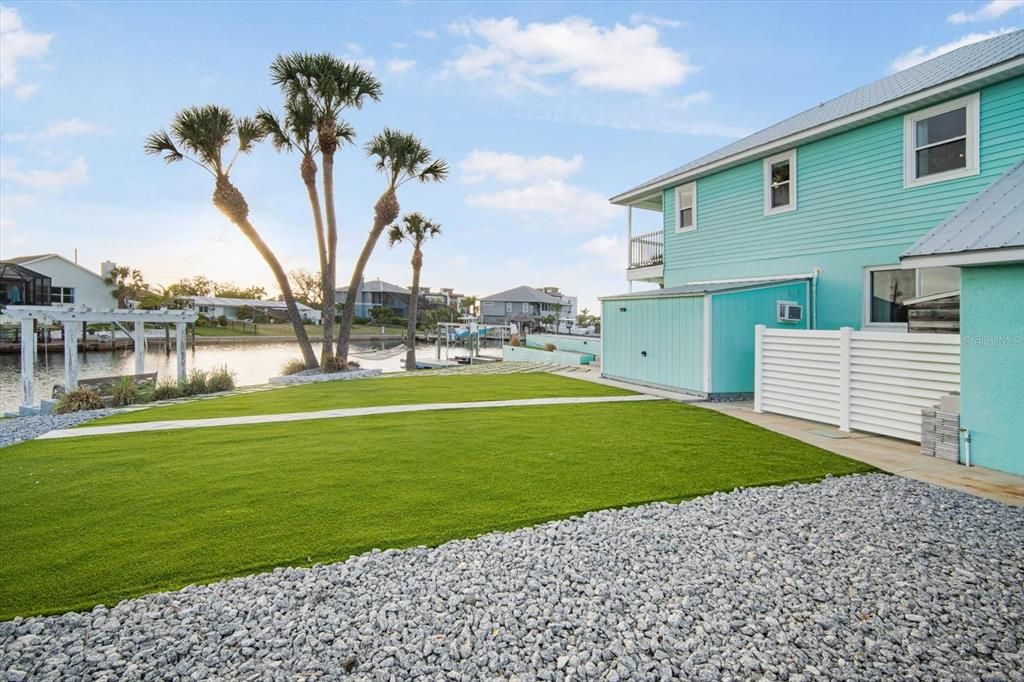 Activo con contrato: $999,900 (4 camas, 3 baños, 2872 Pies cuadrados)