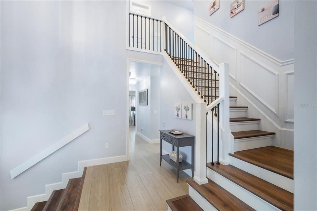 Activo con contrato: $999,900 (4 camas, 3 baños, 2872 Pies cuadrados)