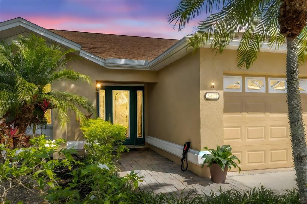 Recently Sold: $450,000 (3 beds, 2 baths, 1453 Square Feet)