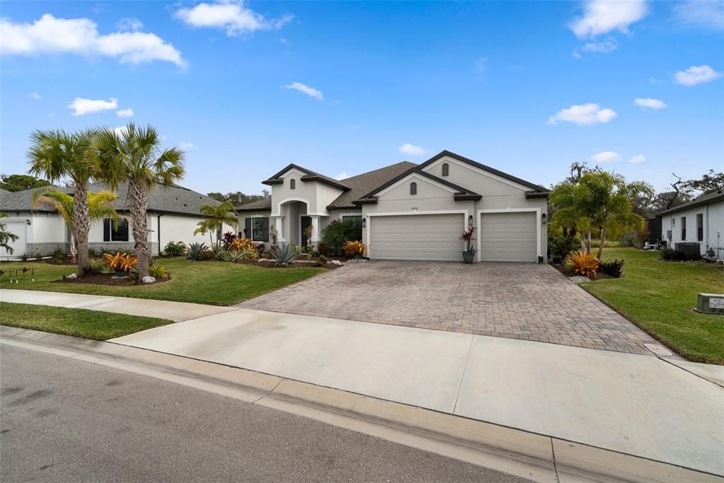 Active With Contract: $815,000 (5 beds, 3 baths, 3005 Square Feet)