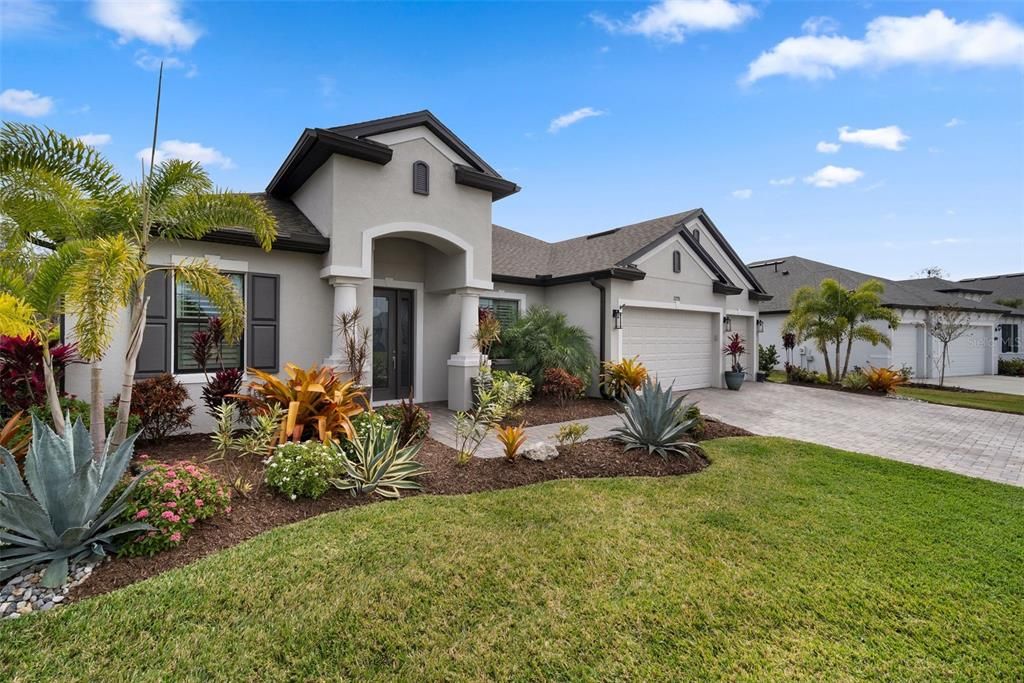 Active With Contract: $815,000 (5 beds, 3 baths, 3005 Square Feet)