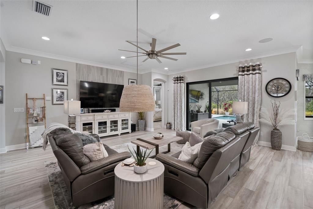 Active With Contract: $815,000 (5 beds, 3 baths, 3005 Square Feet)