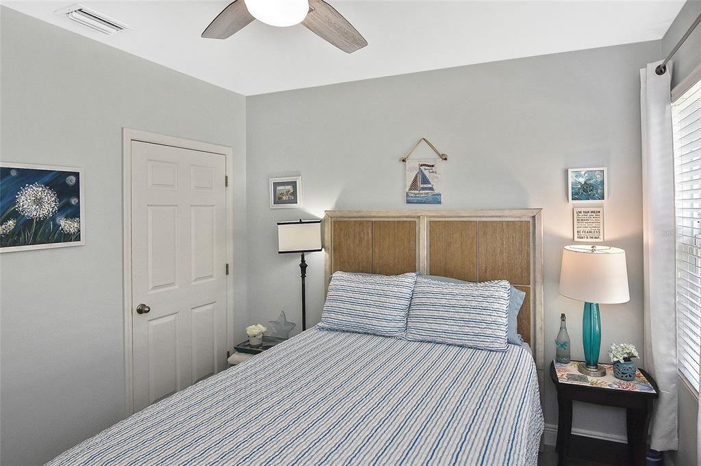 合同活跃: $415,000 (3 贝兹, 2 浴室, 1758 平方英尺)