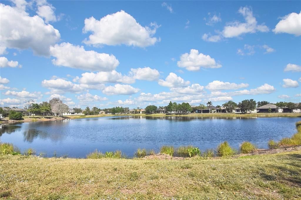 合同活跃: $415,000 (3 贝兹, 2 浴室, 1758 平方英尺)