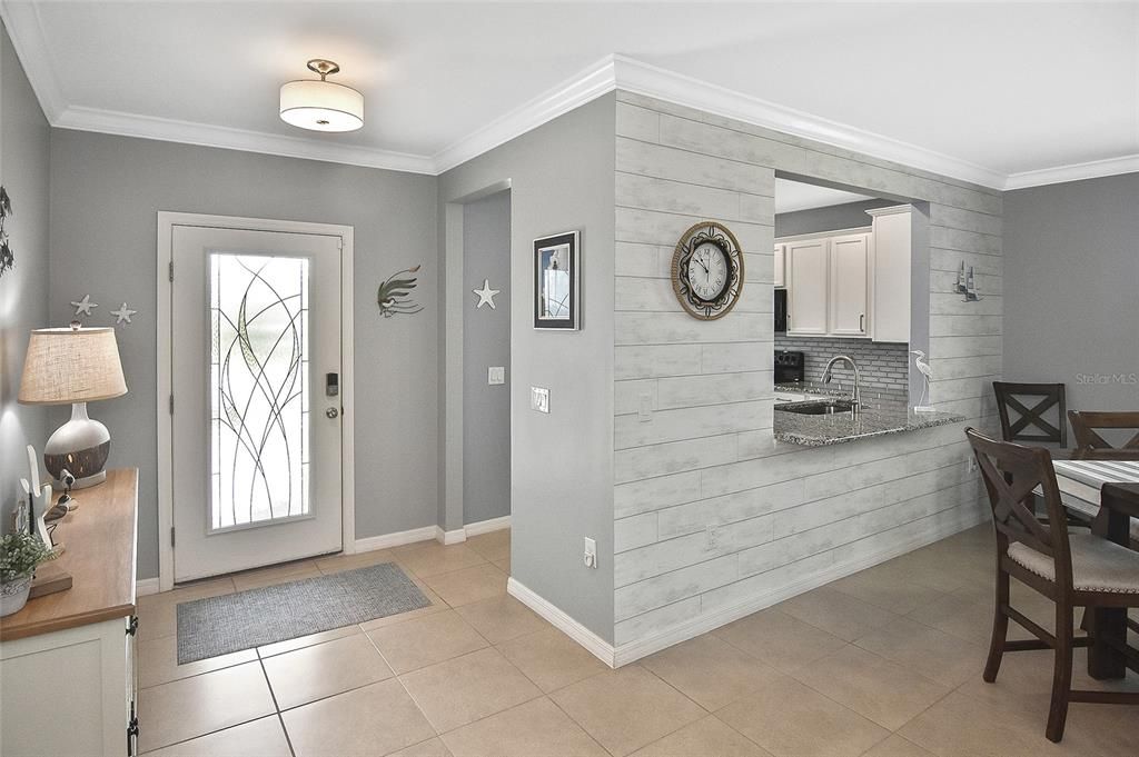 合同活跃: $415,000 (3 贝兹, 2 浴室, 1758 平方英尺)