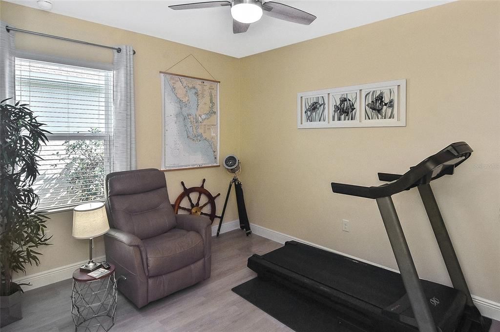 合同活跃: $415,000 (3 贝兹, 2 浴室, 1758 平方英尺)