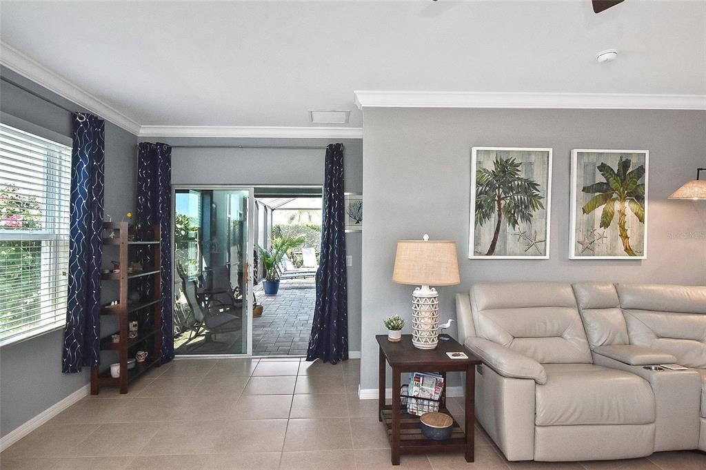 合同活跃: $415,000 (3 贝兹, 2 浴室, 1758 平方英尺)