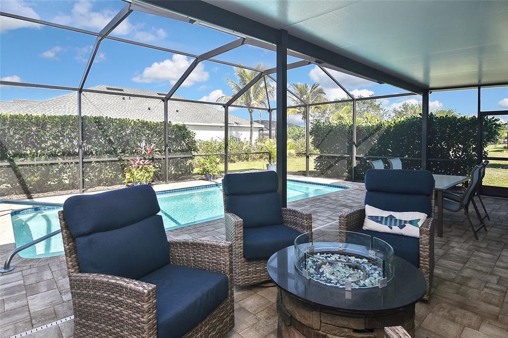 合同活跃: $415,000 (3 贝兹, 2 浴室, 1758 平方英尺)