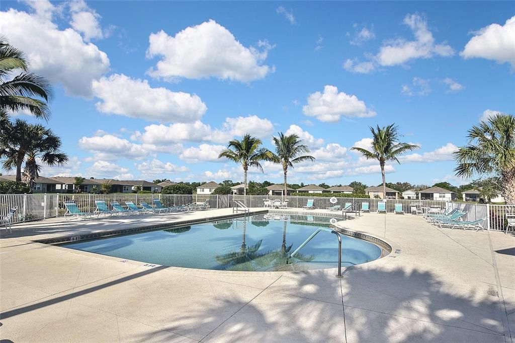 合同活跃: $415,000 (3 贝兹, 2 浴室, 1758 平方英尺)