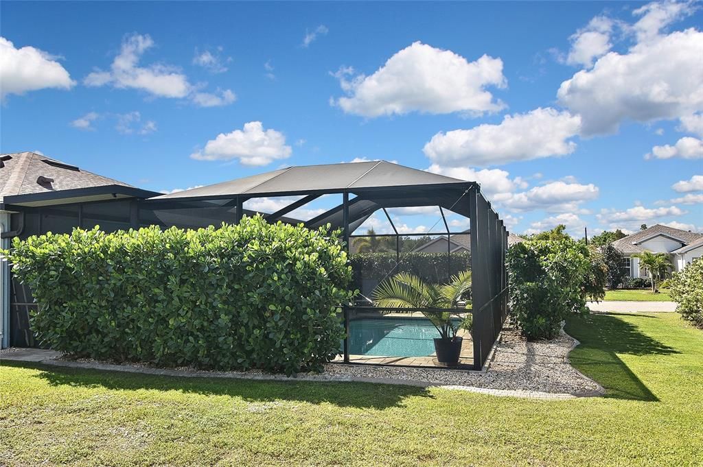 合同活跃: $415,000 (3 贝兹, 2 浴室, 1758 平方英尺)