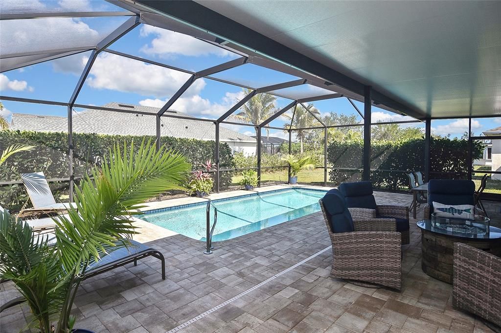 合同活跃: $415,000 (3 贝兹, 2 浴室, 1758 平方英尺)