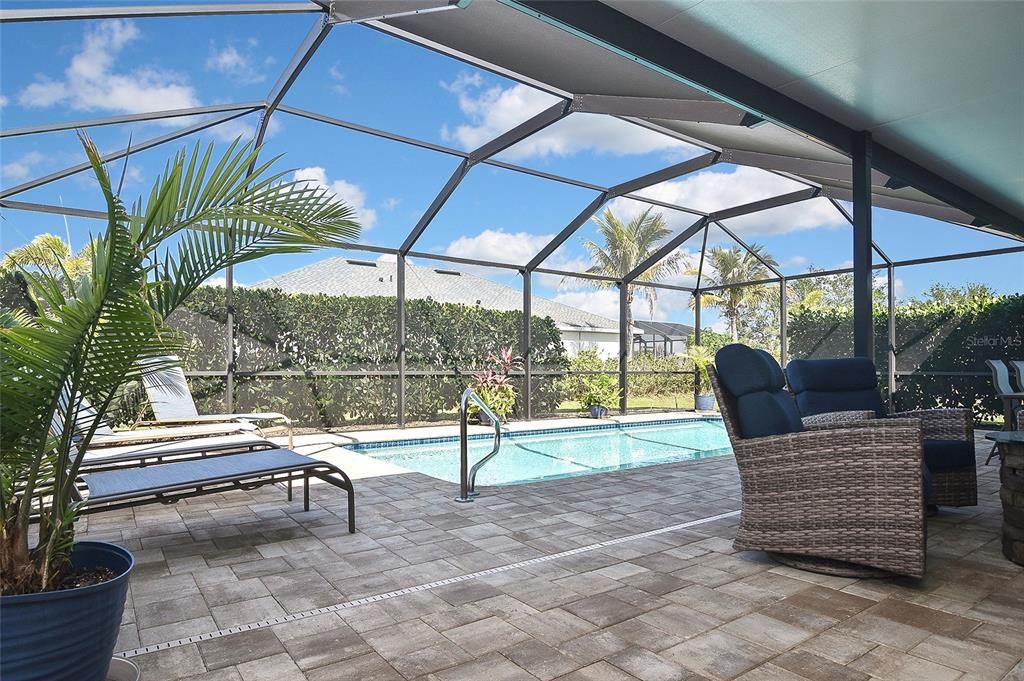 合同活跃: $415,000 (3 贝兹, 2 浴室, 1758 平方英尺)