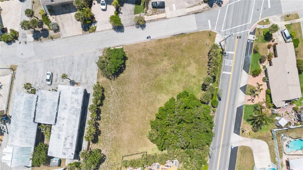 待售: $1,575,000 (0.43 acres)