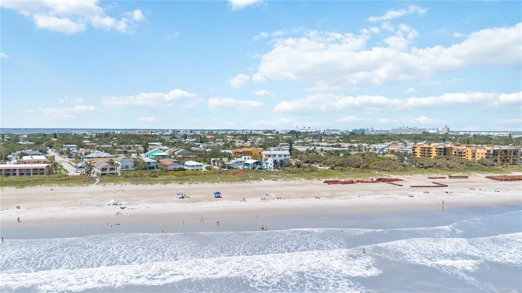 待售: $1,575,000 (0.43 acres)