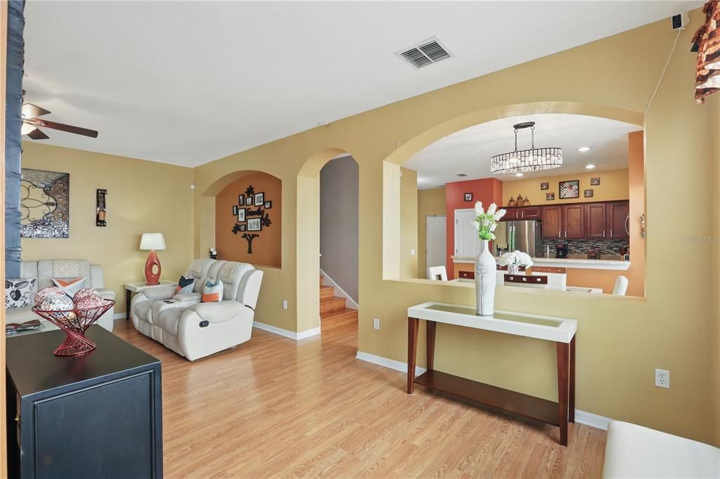 待售: $290,500 (3 贝兹, 2 浴室, 1855 平方英尺)