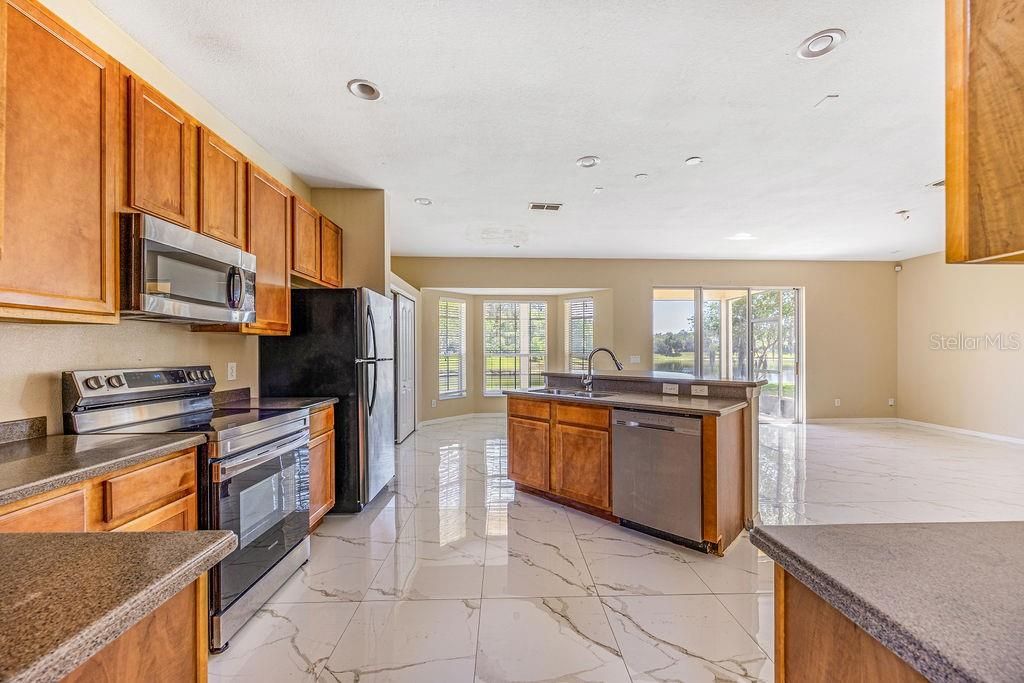 待售: $570,000 (4 贝兹, 3 浴室, 3499 平方英尺)