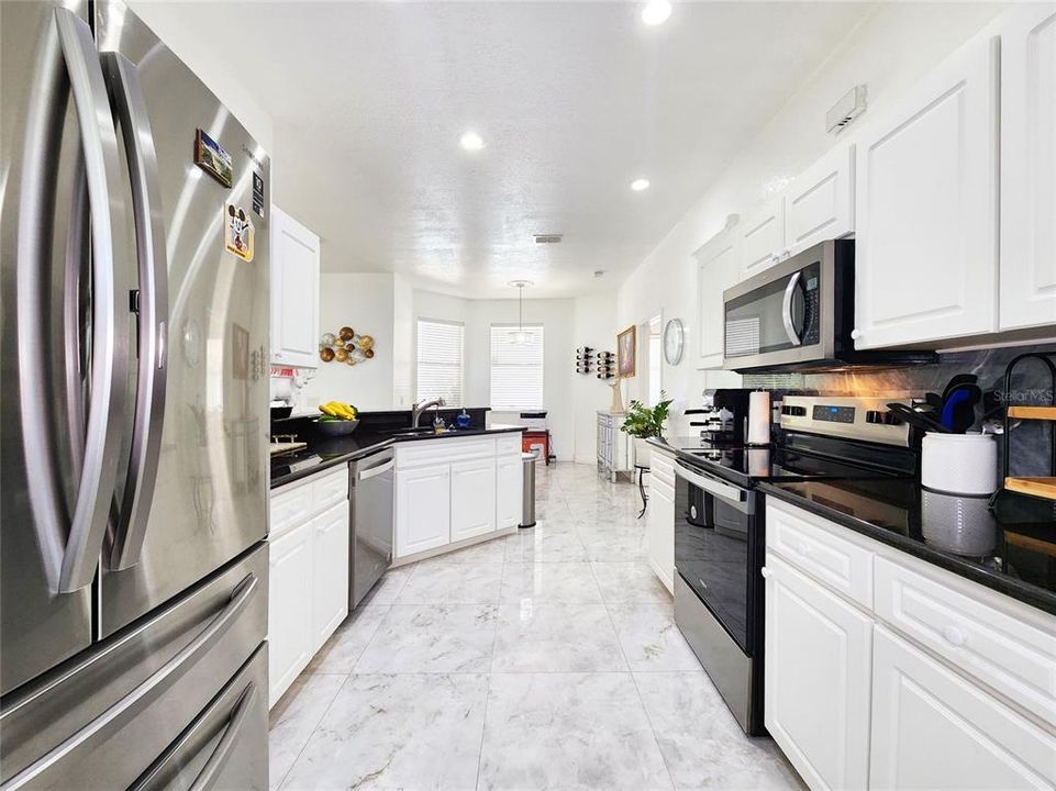 For Sale: $540,000 (4 beds, 3 baths, 2406 Square Feet)