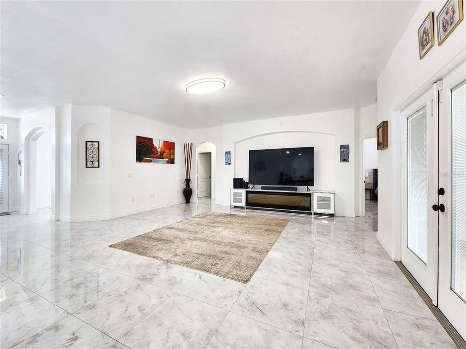 For Sale: $540,000 (4 beds, 3 baths, 2406 Square Feet)