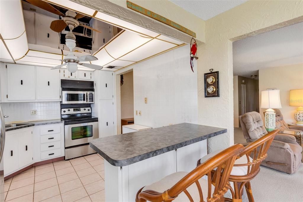 For Sale: $185,000 (2 beds, 2 baths, 1288 Square Feet)