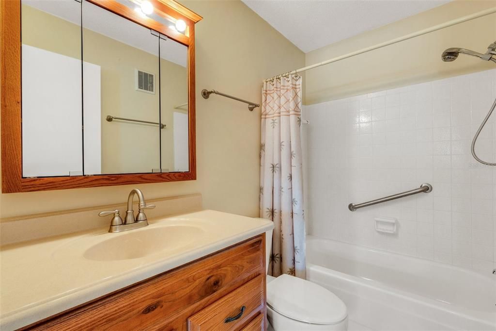 For Sale: $185,000 (2 beds, 2 baths, 1288 Square Feet)