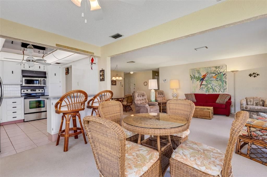 For Sale: $185,000 (2 beds, 2 baths, 1288 Square Feet)