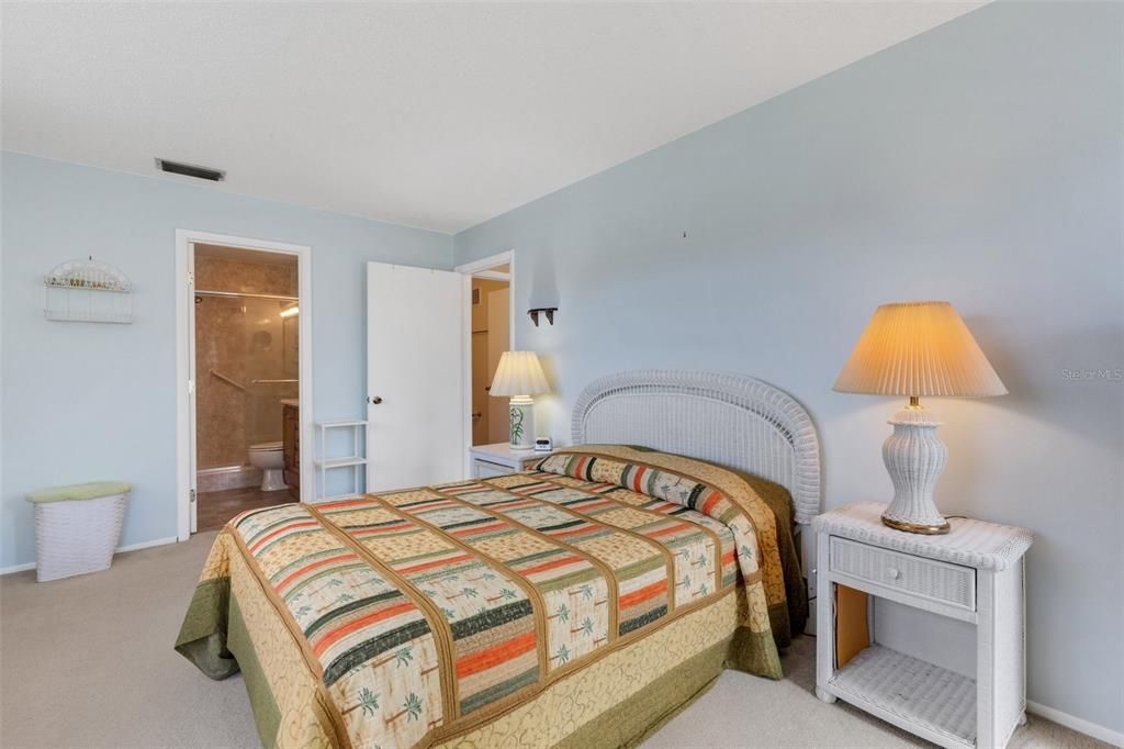 For Sale: $185,000 (2 beds, 2 baths, 1288 Square Feet)