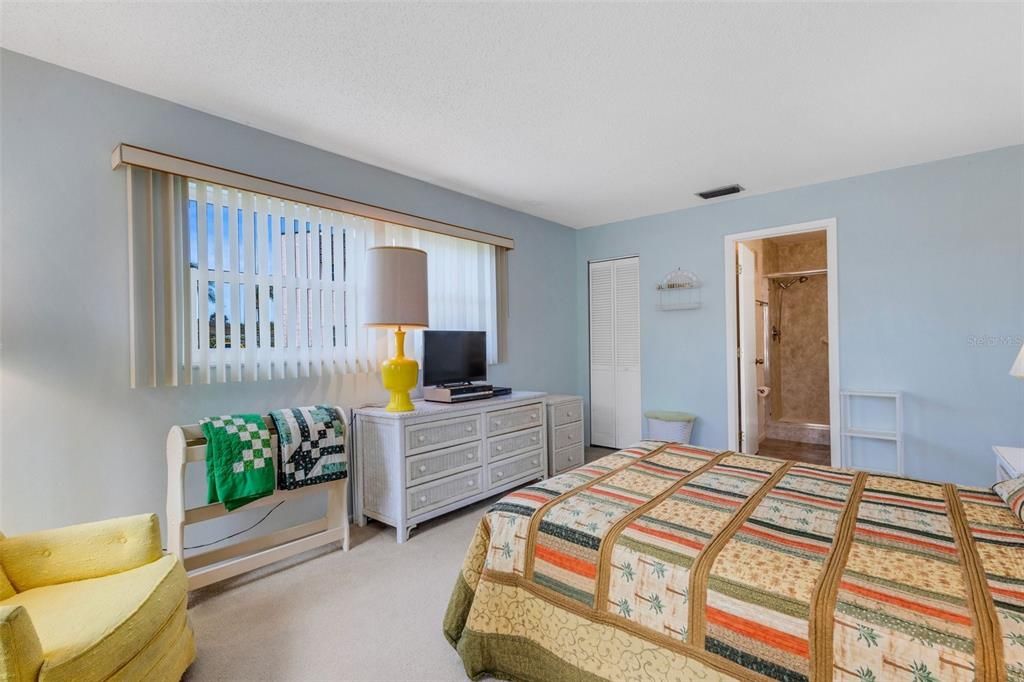 For Sale: $185,000 (2 beds, 2 baths, 1288 Square Feet)