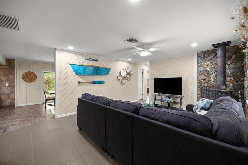 For Sale: $549,000 (4 beds, 3 baths, 2705 Square Feet)