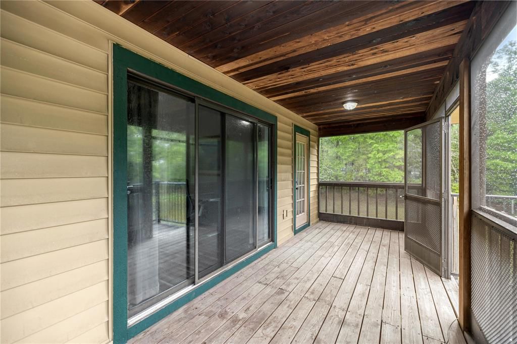 For Sale: $549,000 (4 beds, 3 baths, 2705 Square Feet)