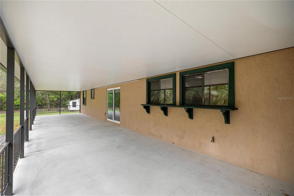 For Sale: $549,000 (4 beds, 3 baths, 2705 Square Feet)