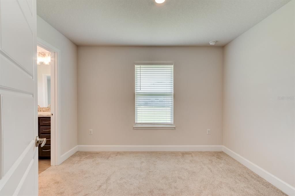 En Venta: $430,000 (4 camas, 3 baños, 2117 Pies cuadrados)