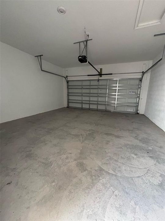 Active With Contract: $2,400 (3 beds, 2 baths, 1615 Square Feet)