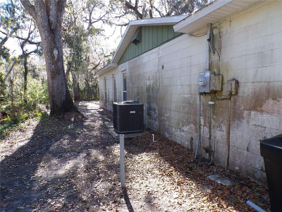 For Sale: $174,900 (2 beds, 2 baths, 1378 Square Feet)