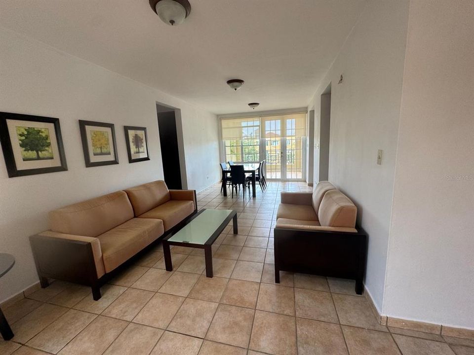 На продажу: $325,000 (3 спален, 2 ванн, 1861 Квадратных фут)