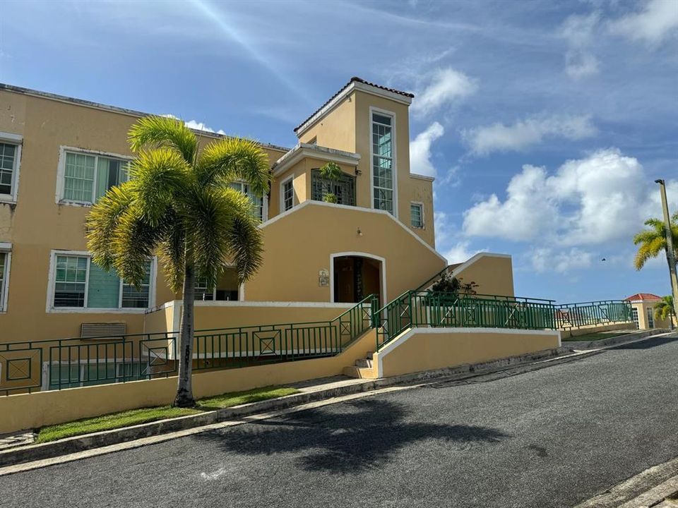 На продажу: $325,000 (3 спален, 2 ванн, 1861 Квадратных фут)