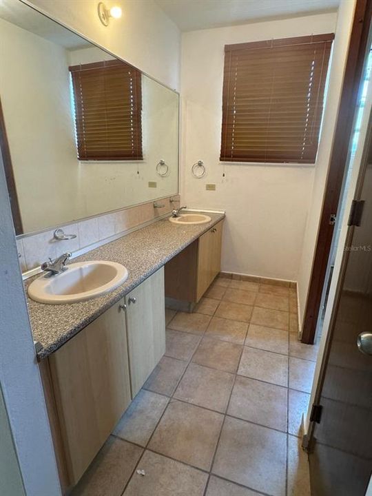 На продажу: $325,000 (3 спален, 2 ванн, 1861 Квадратных фут)