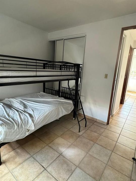 На продажу: $325,000 (3 спален, 2 ванн, 1861 Квадратных фут)