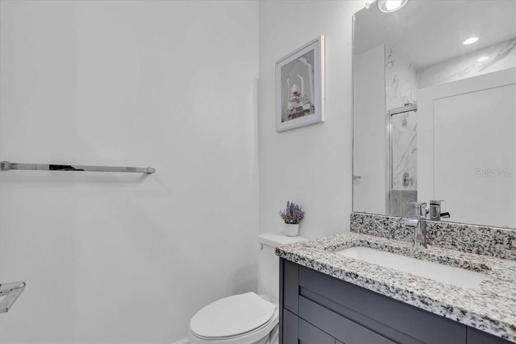 Activo con contrato: $2,300 (3 camas, 2 baños, 1308 Pies cuadrados)