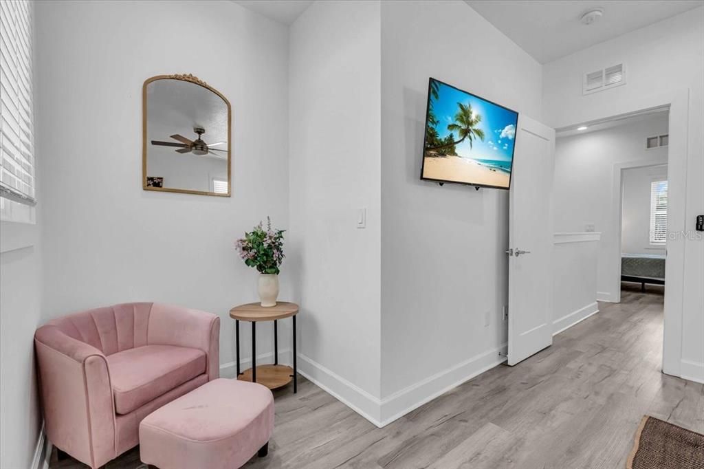 Activo con contrato: $2,300 (3 camas, 2 baños, 1308 Pies cuadrados)