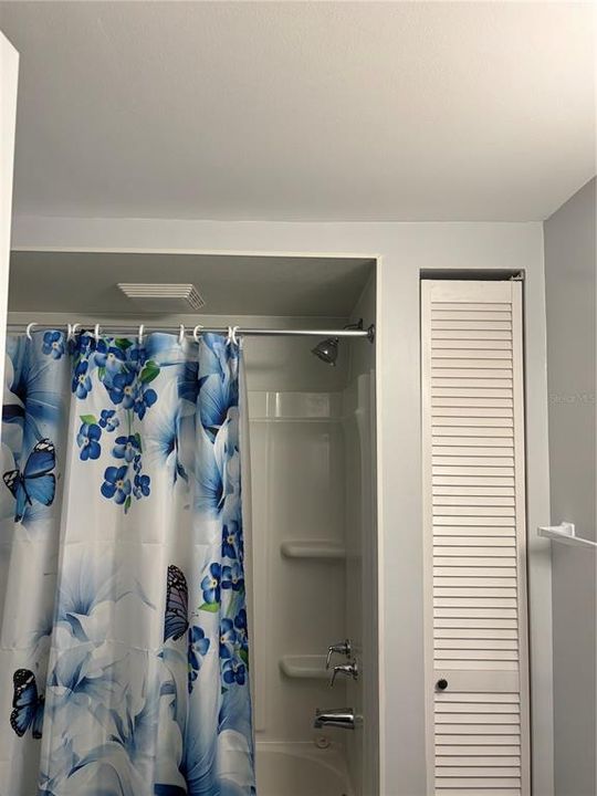 待售: $240,500 (2 贝兹, 2 浴室, 1200 平方英尺)