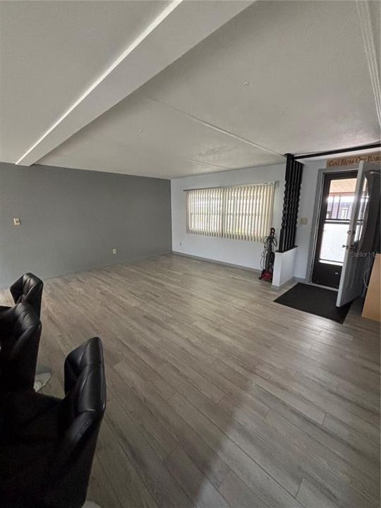 待售: $240,500 (2 贝兹, 2 浴室, 1200 平方英尺)