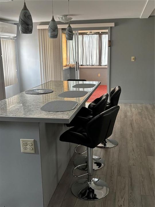 待售: $240,500 (2 贝兹, 2 浴室, 1200 平方英尺)