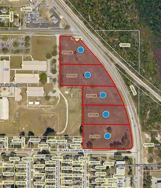 待售: $1,899,000 (9.13 acres)