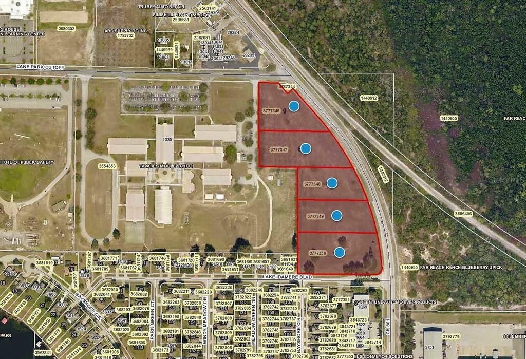 待售: $1,899,000 (9.13 acres)