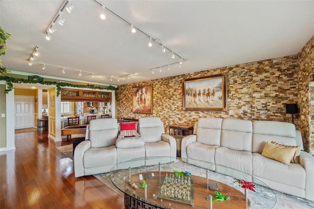 For Sale: $574,990 (3 beds, 2 baths, 1576 Square Feet)